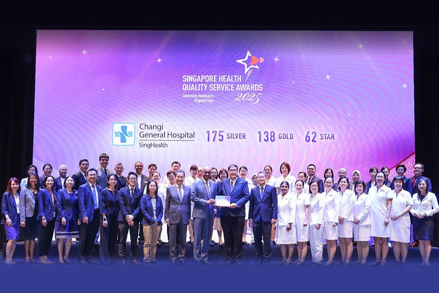 SHQSA 2025 Awardees from Changi General Hospital with President Tharman Shanmugaratnam