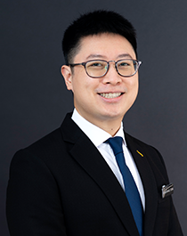 Dr  Nathanael Foong Zhu En