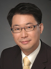Dr Sunny Shen from Singapore National Eye Centre